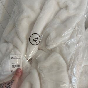 Versona Cream Teddy Jacket